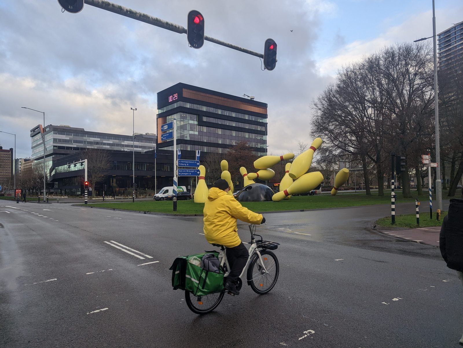 Eindhoven のボーリングピンのオブジェ